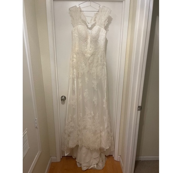 STELLA YORK WEDDING DRESS - Picture 4 of 5